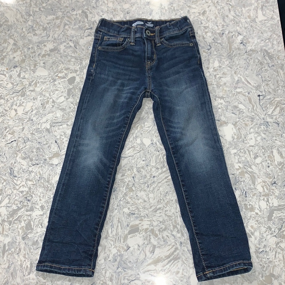 Like New! Old navy dark denim jeans. Size 5